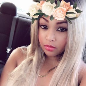 Meet your Posher, Raychelle